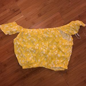 Sunflower yellow crop NWOT
